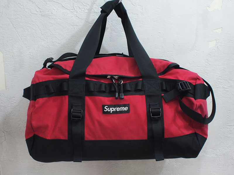 supreme × the north face duffle bag 赤