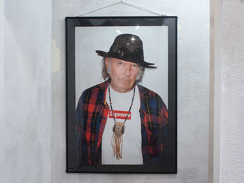 Supreme 'Neil Young Poster'ニールヤング ポスター 額縁付き 